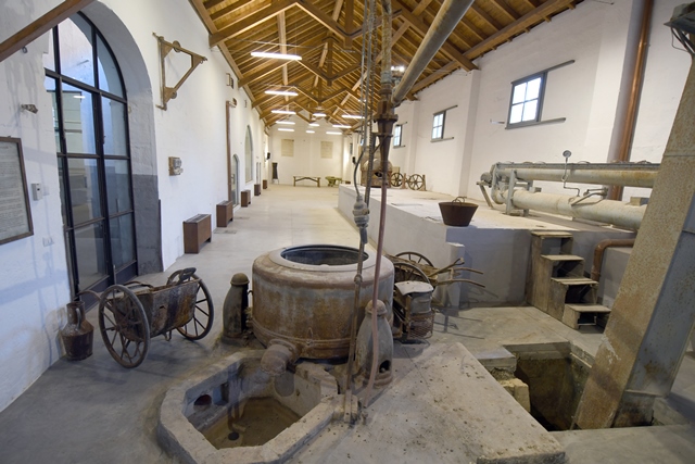 7-Distilleria-De-Giorgi-DistilleriaReparto-Deposito-uve-e-Fermentazione